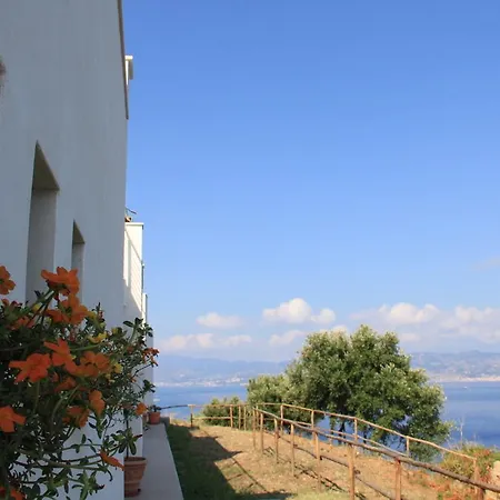 Blu Infinito Bed & Breakfast 2*