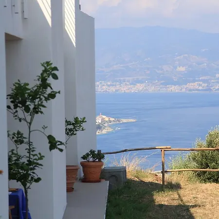 Alojamento de Acomodação e Pequeno-almoço Blu Infinito Villa San Giovanni